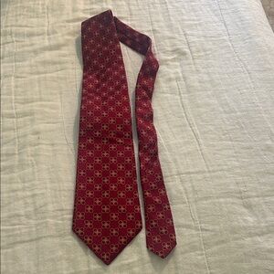 Express Burgundy Patterned Men's Tie 100% silk.